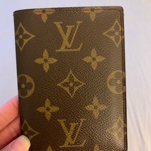 Louis Vuitton monogram men’s wallet